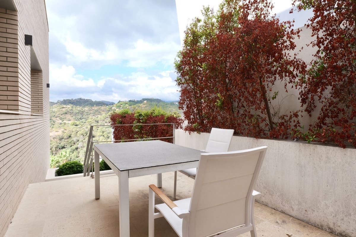 6 bedroom Villa for sale in Los Arqueros with pool garage - € 3,250,000 (Ref: 9733280)