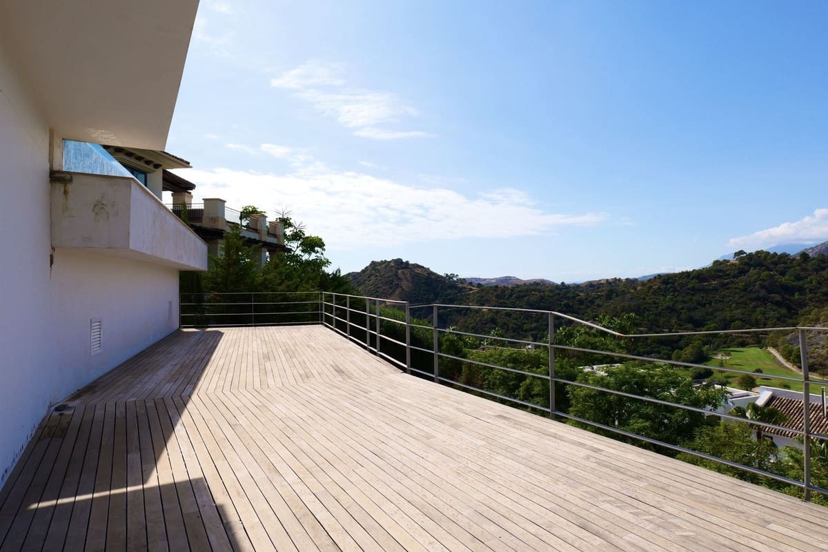6 bedroom Villa for sale in Los Arqueros with pool garage - € 3,250,000 (Ref: 9733280)