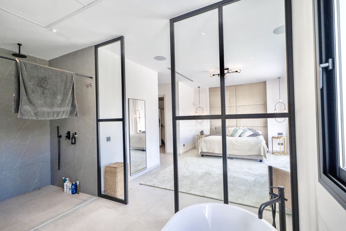 5 slaapkamer Villa te koop in Elviria met zwembad garage - € 2.999.000 (Ref: 9733281)