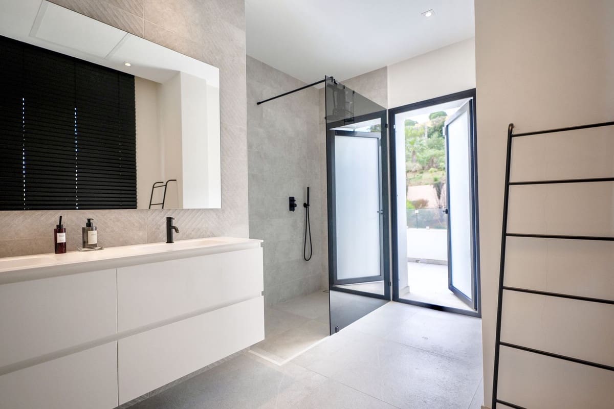 5 slaapkamer Villa te koop in Elviria met zwembad garage - € 2.999.000 (Ref: 9733281)