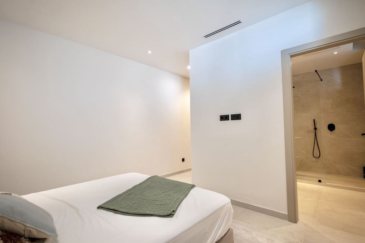 5 slaapkamer Villa te koop in Elviria met zwembad garage - € 2.999.000 (Ref: 9733281)