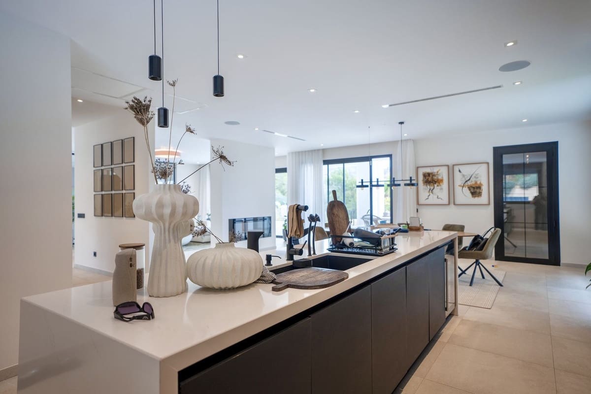 5 slaapkamer Villa te koop in Elviria met zwembad garage - € 2.999.000 (Ref: 9733281)