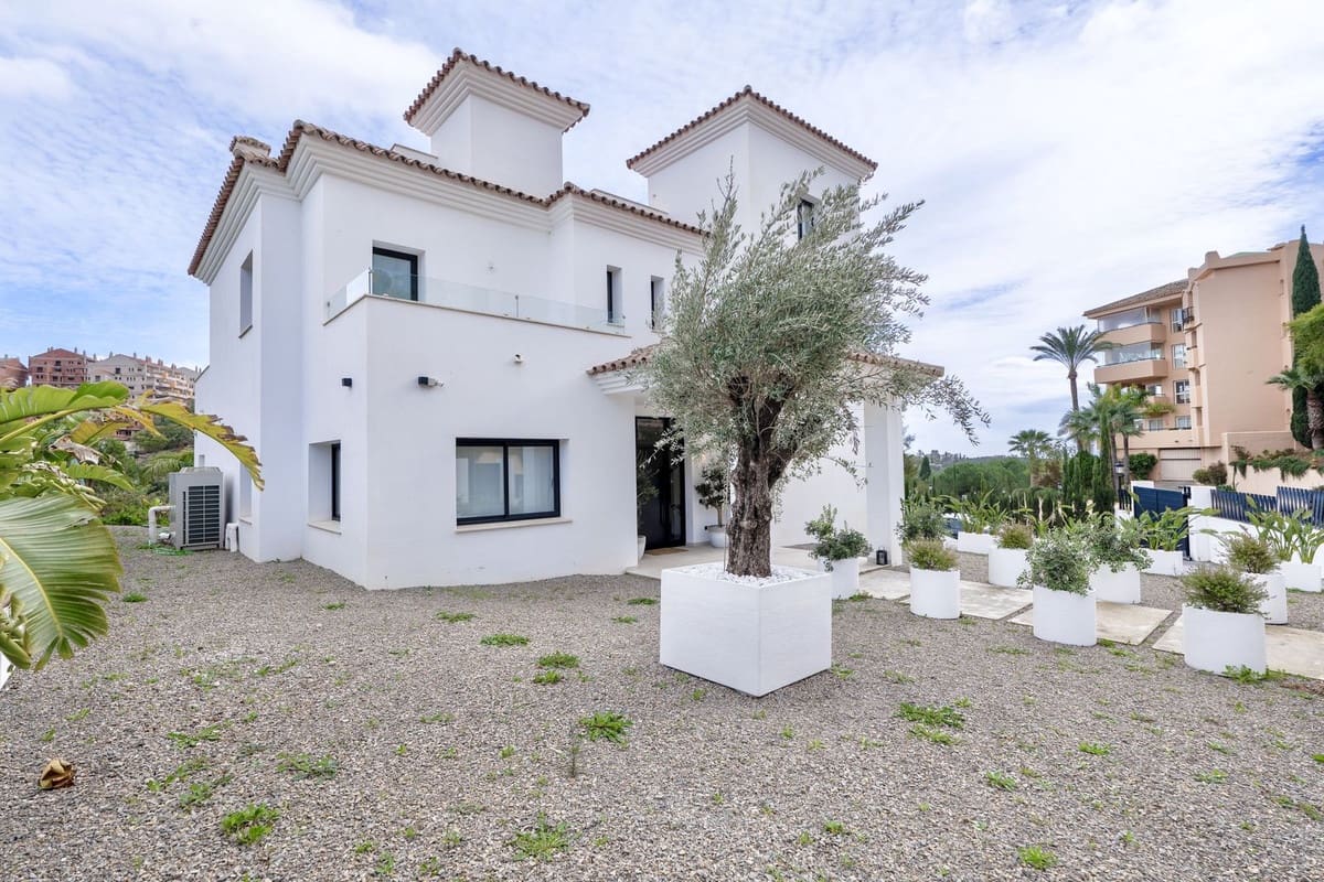 5 slaapkamer Villa te koop in Elviria met zwembad garage - € 2.999.000 (Ref: 9733281)