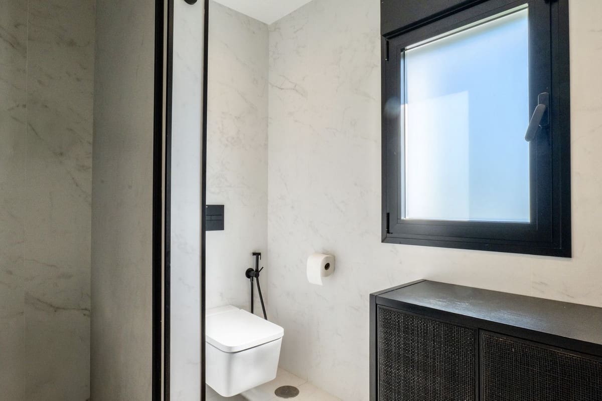 5 sypialnia Willa na sprzedaż w Marbella z basenem garażem - 2 495 000 € (Ref: 9733284)