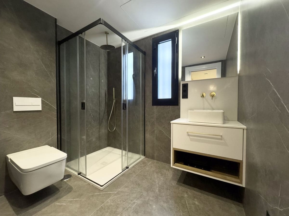 5 sypialnia Willa na sprzedaż w Marbella z basenem garażem - 2 495 000 € (Ref: 9733284)