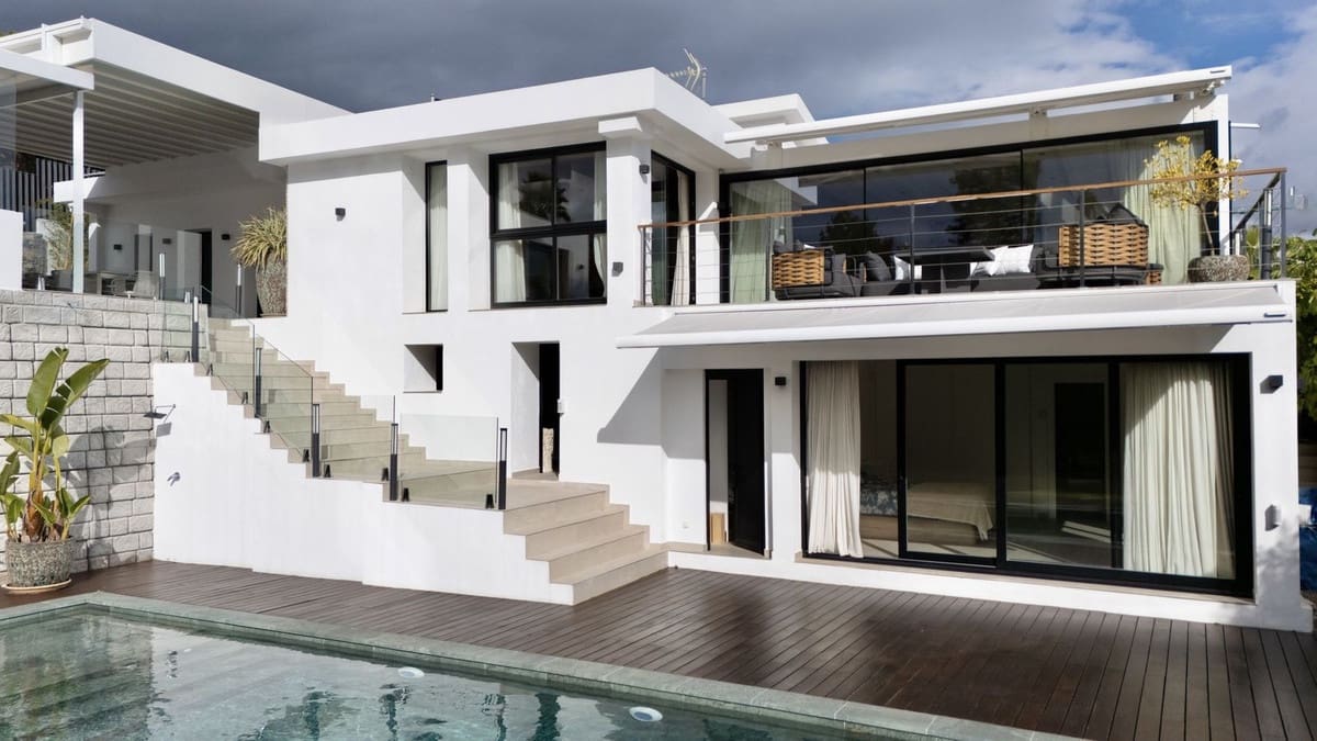 5 sypialnia Willa na sprzedaż w Marbella z basenem garażem - 2 495 000 € (Ref: 9733284)