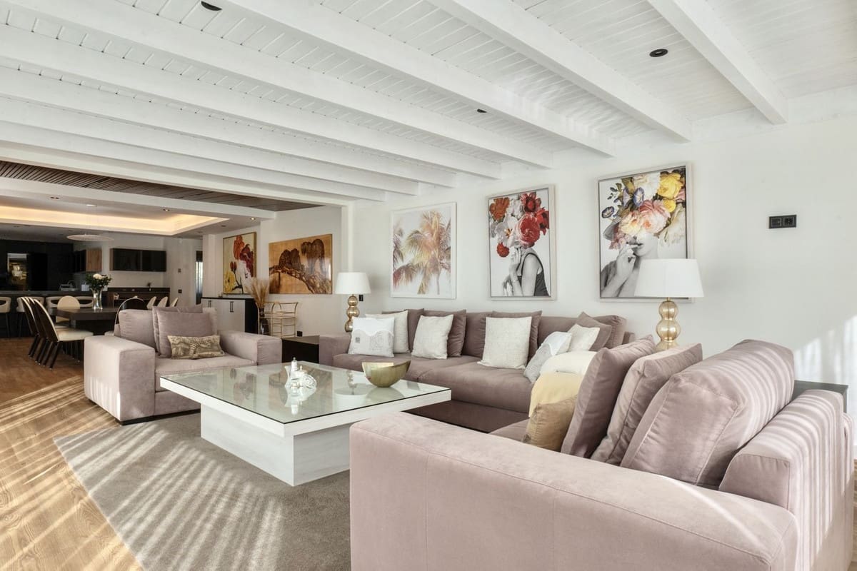 5 sypialnia Willa na sprzedaż w Marbella z basenem garażem - 2 495 000 € (Ref: 9733284)