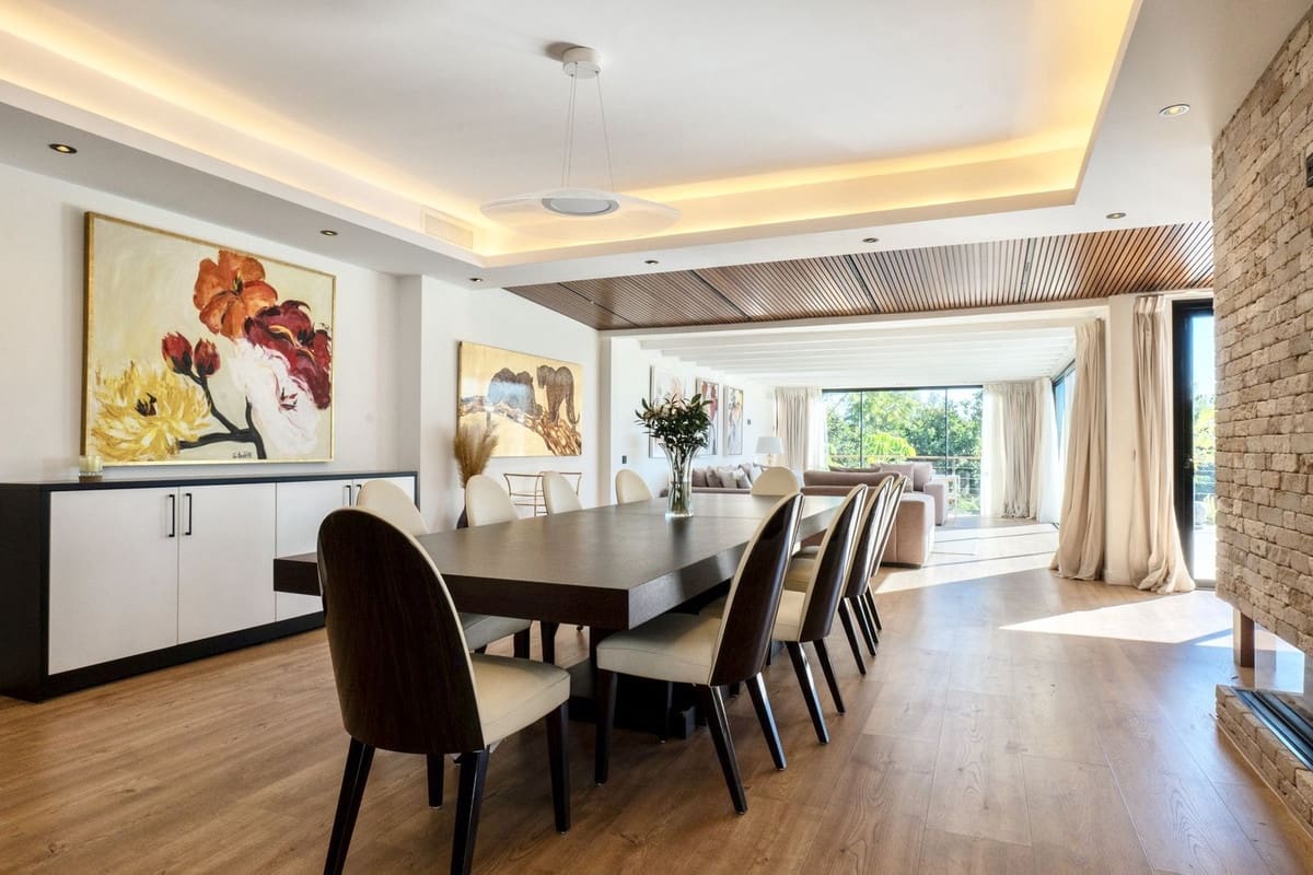 5 sypialnia Willa na sprzedaż w Marbella z basenem garażem - 2 495 000 € (Ref: 9733284)