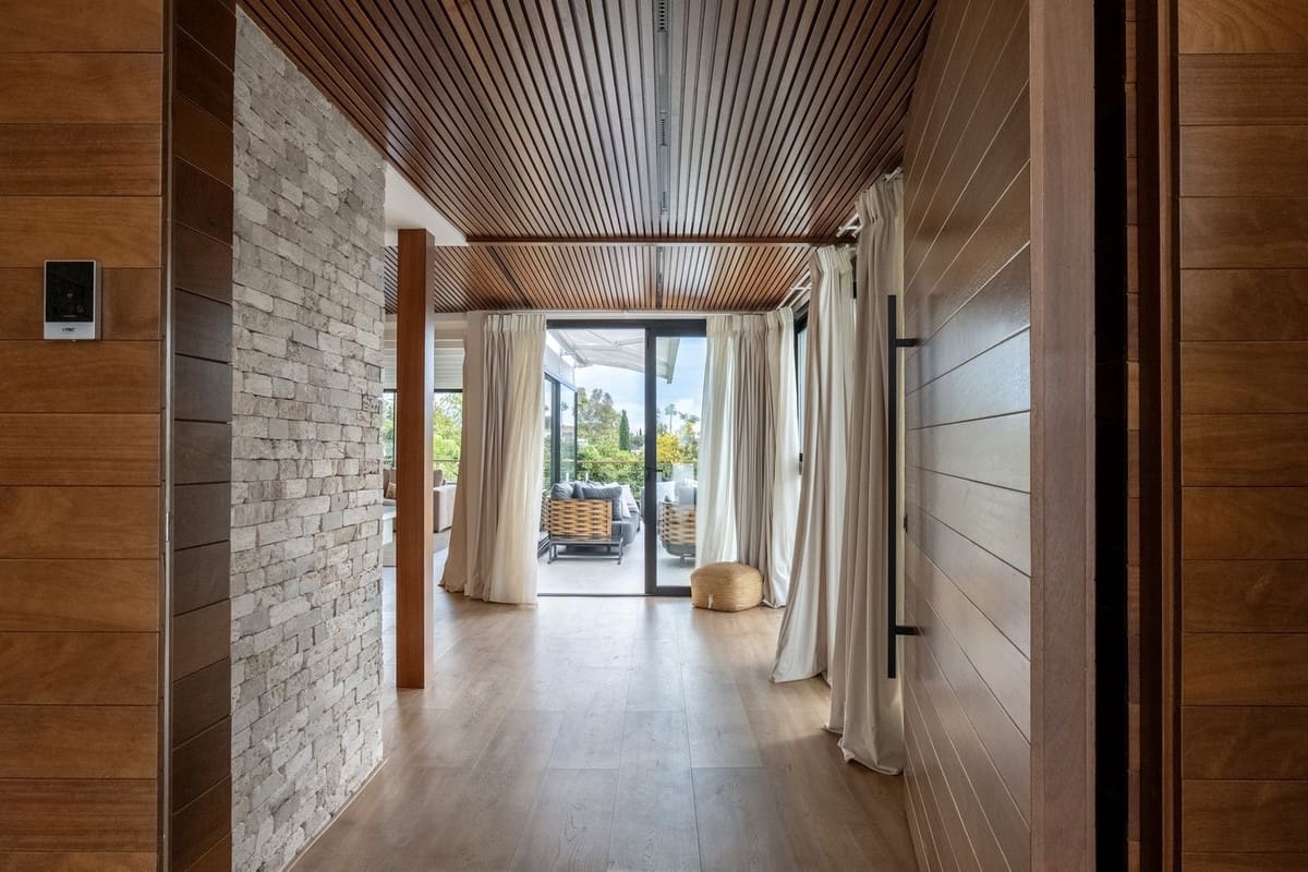 5 sypialnia Willa na sprzedaż w Marbella z basenem garażem - 2 495 000 € (Ref: 9733284)