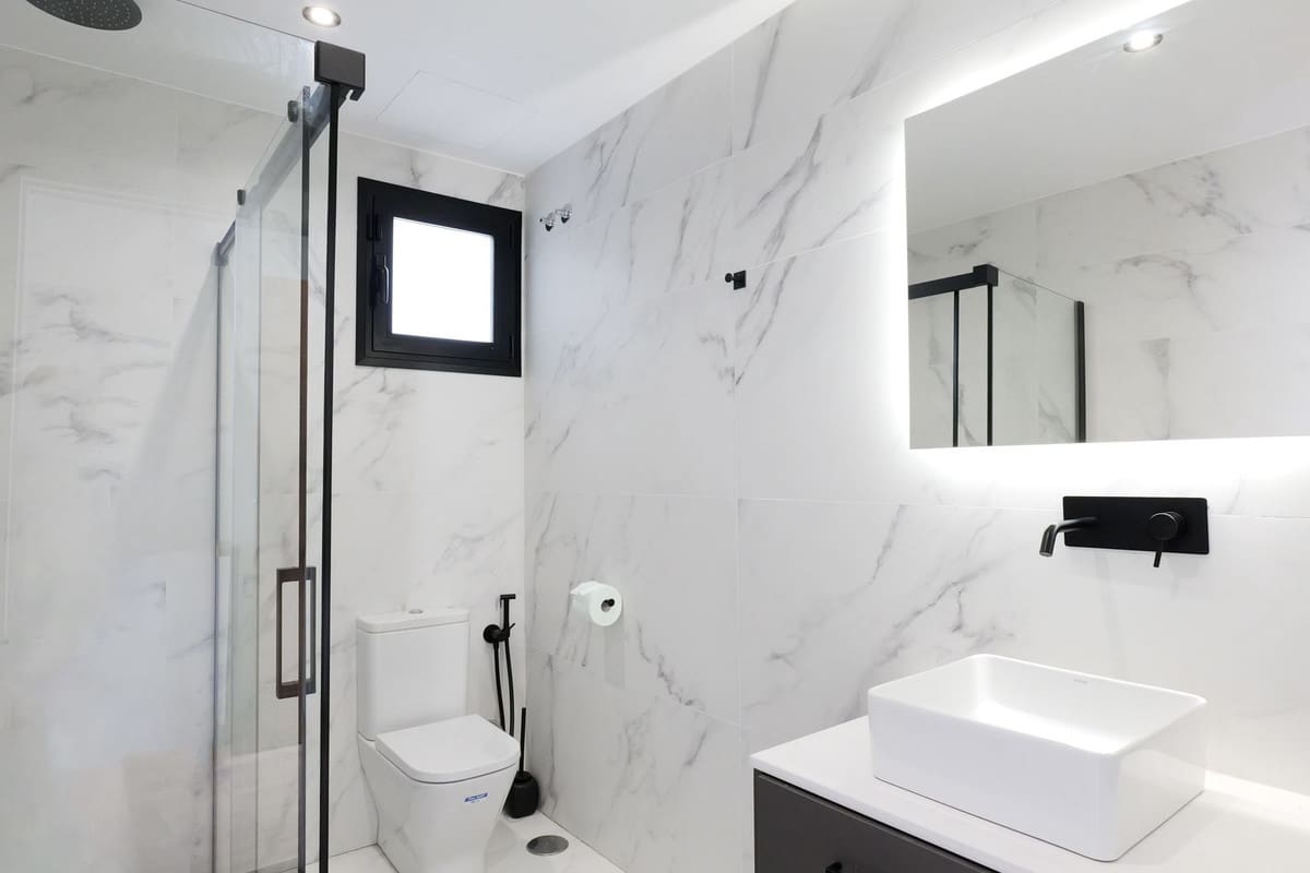 5 sypialnia Willa na sprzedaż w Marbella z basenem garażem - 2 495 000 € (Ref: 9733284)