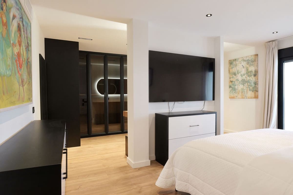 5 sypialnia Willa na sprzedaż w Marbella z basenem garażem - 2 495 000 € (Ref: 9733284)