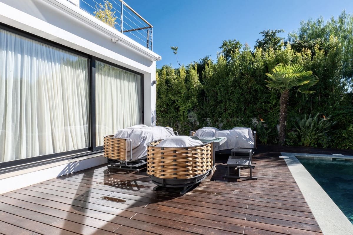 5 sypialnia Willa na sprzedaż w Marbella z basenem garażem - 2 495 000 € (Ref: 9733284)