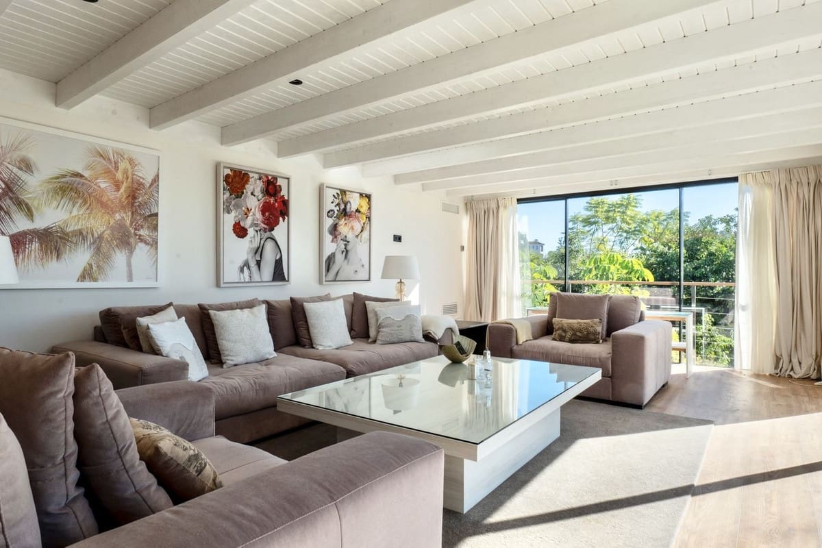 5 sypialnia Willa na sprzedaż w Marbella z basenem garażem - 2 495 000 € (Ref: 9733284)