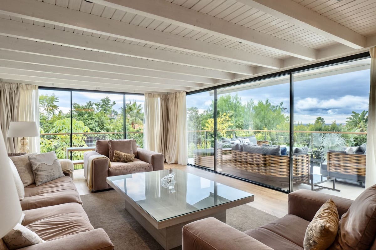 5 sypialnia Willa na sprzedaż w Marbella z basenem garażem - 2 495 000 € (Ref: 9733284)