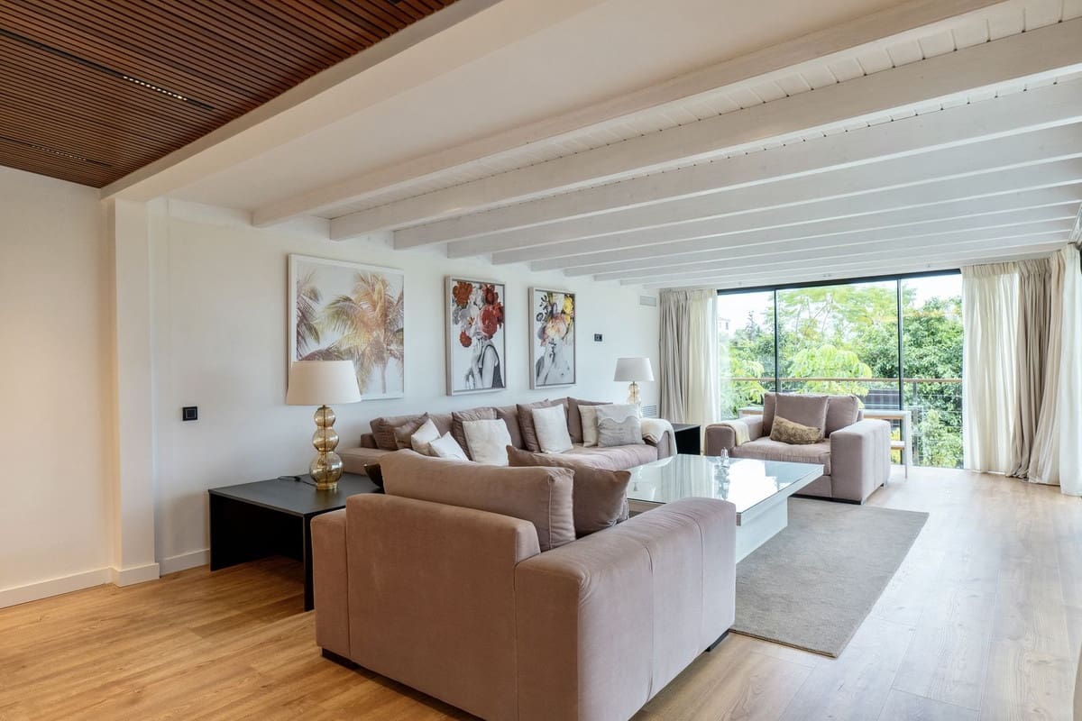 5 sypialnia Willa na sprzedaż w Marbella z basenem garażem - 2 495 000 € (Ref: 9733284)