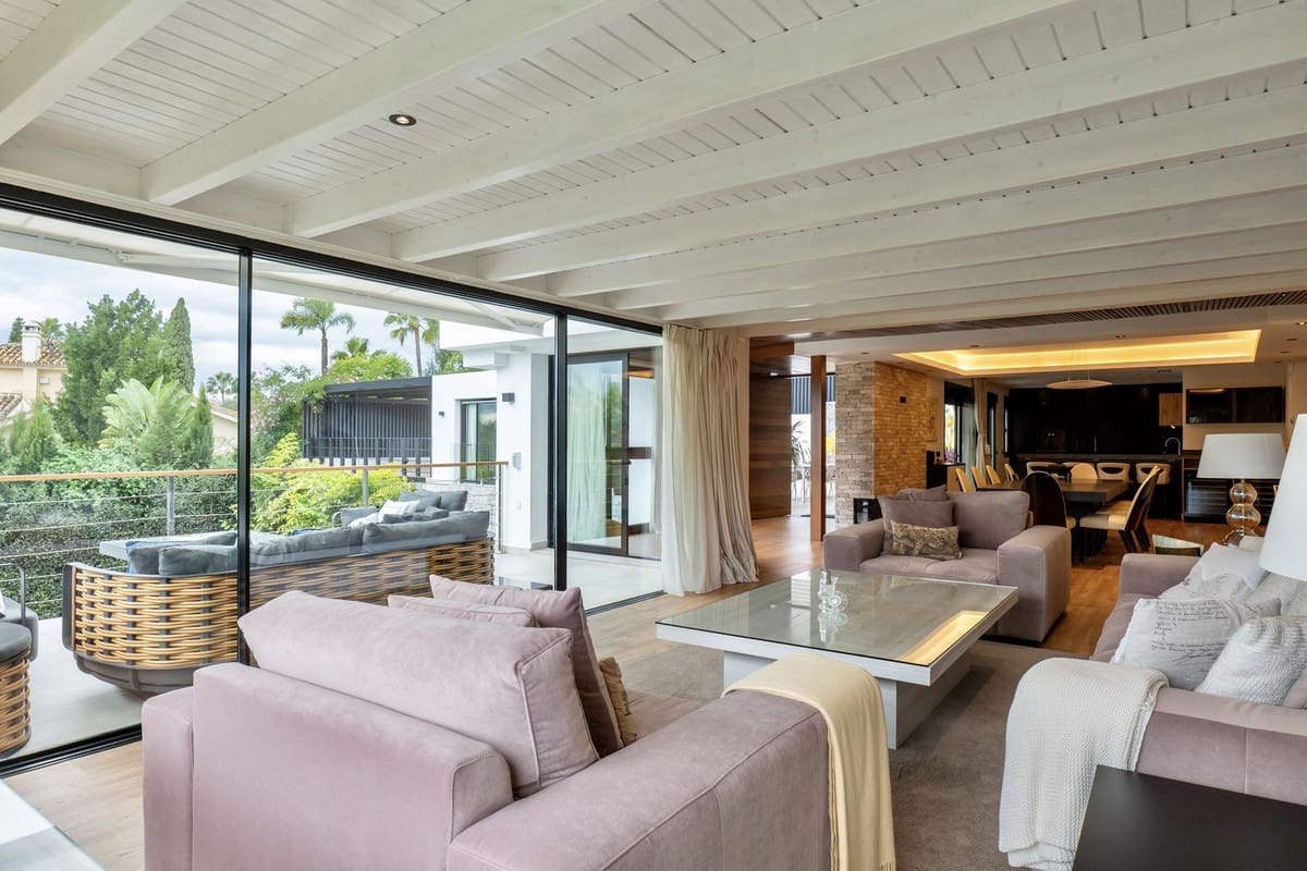 5 sypialnia Willa na sprzedaż w Marbella z basenem garażem - 2 495 000 € (Ref: 9733284)