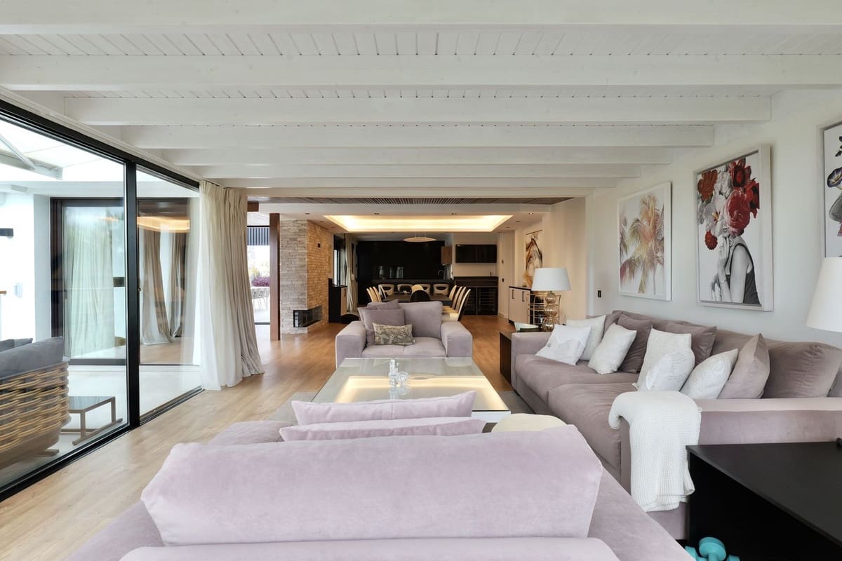 5 sypialnia Willa na sprzedaż w Marbella z basenem garażem - 2 495 000 € (Ref: 9733284)