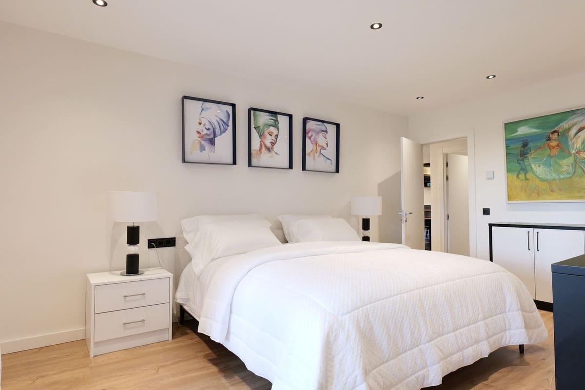 5 sypialnia Willa na sprzedaż w Marbella z basenem garażem - 2 495 000 € (Ref: 9733284)