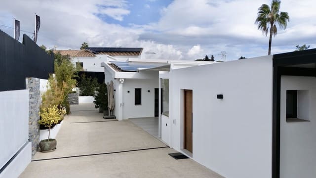 5 makuuhuone Huvila myytävänä paikassa Marbella mukana uima-altaan 
autotalli - 2 495 000 € (Ref: 9733284)