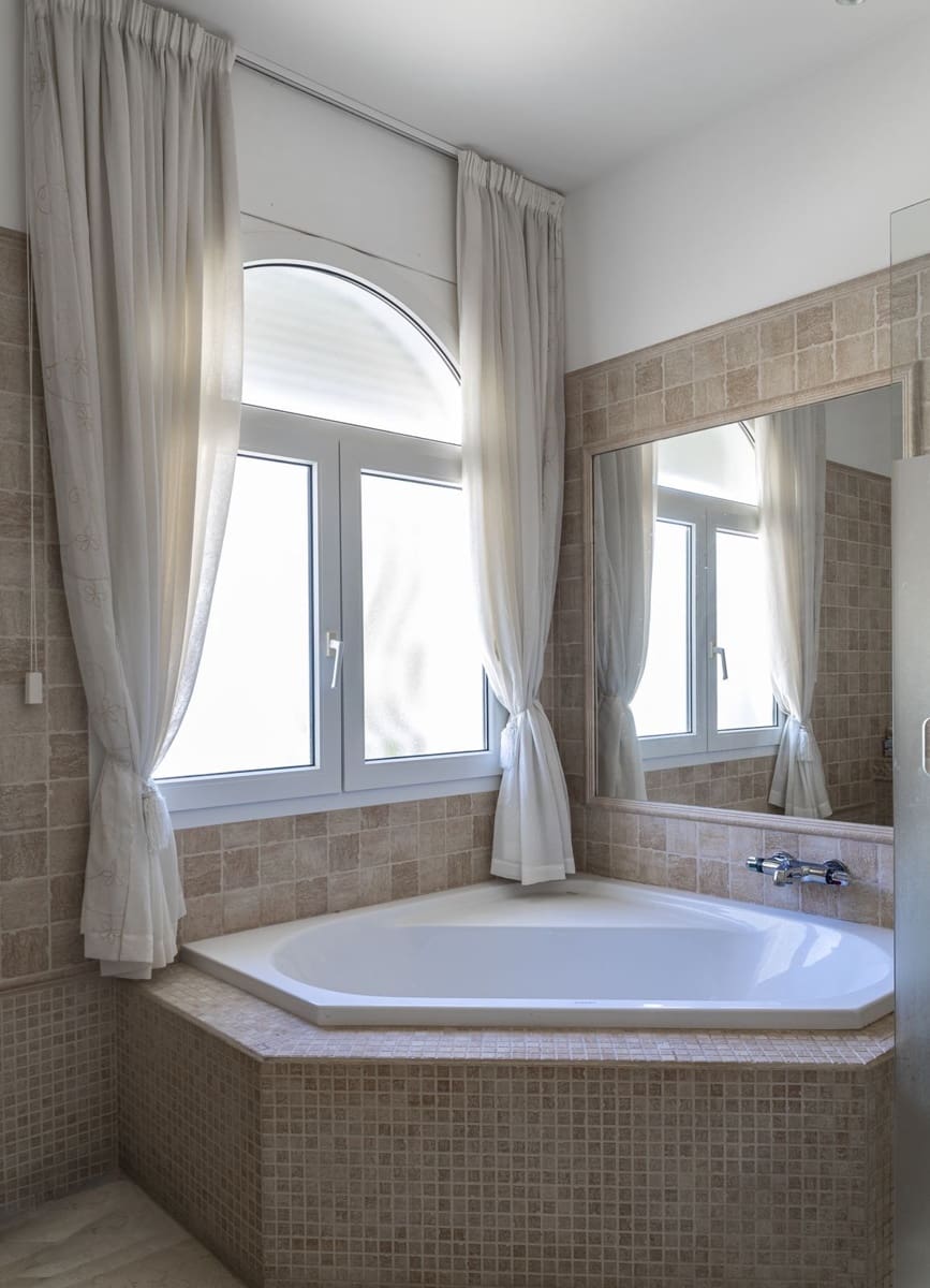 Chalet de 9 habitaciones en Riviera del Sol en venta con piscina garaje - 2.200.000 € (Ref: 9733285)