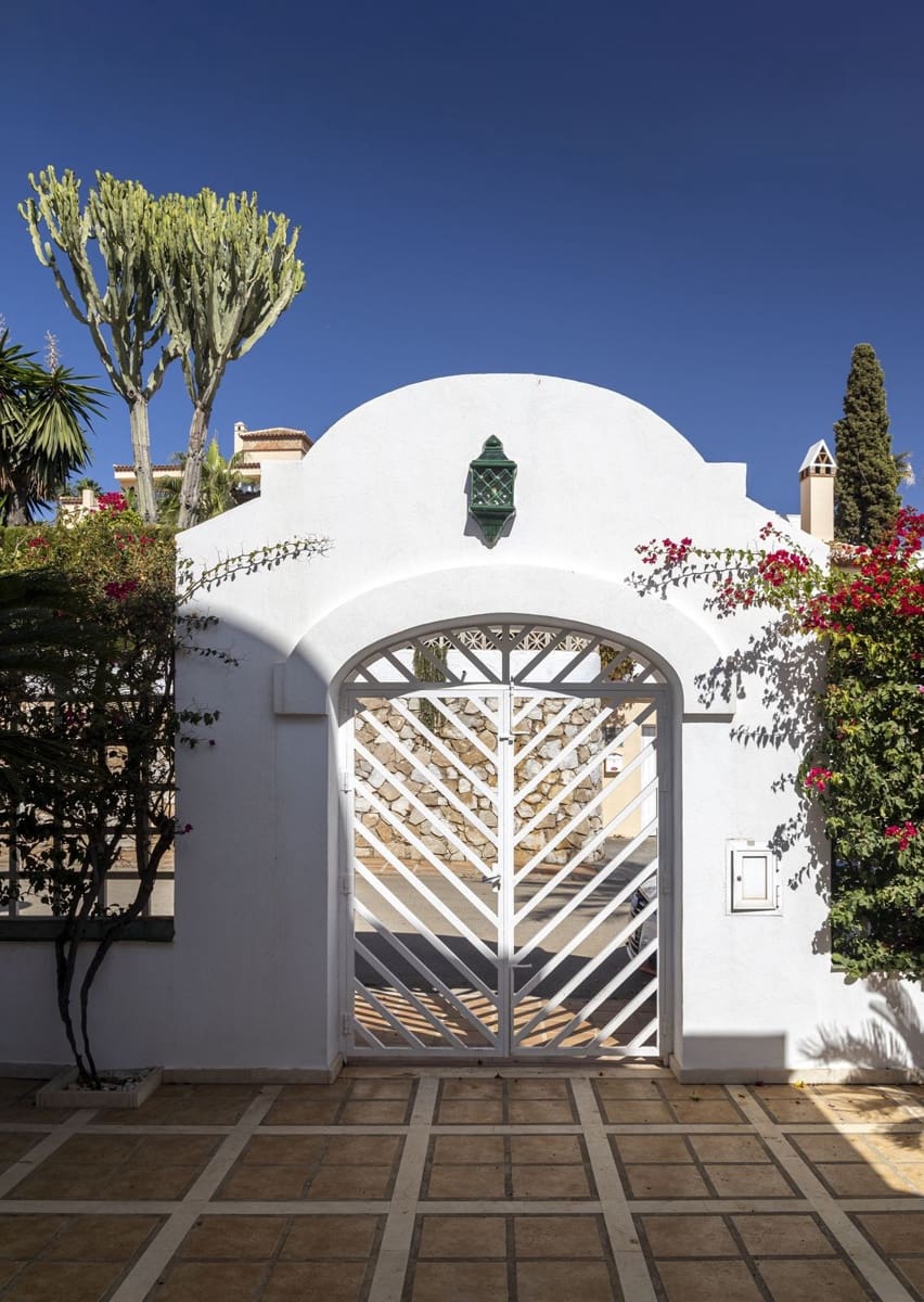 Chalet de 9 habitaciones en Riviera del Sol en venta con piscina garaje - 2.200.000 € (Ref: 9733285)