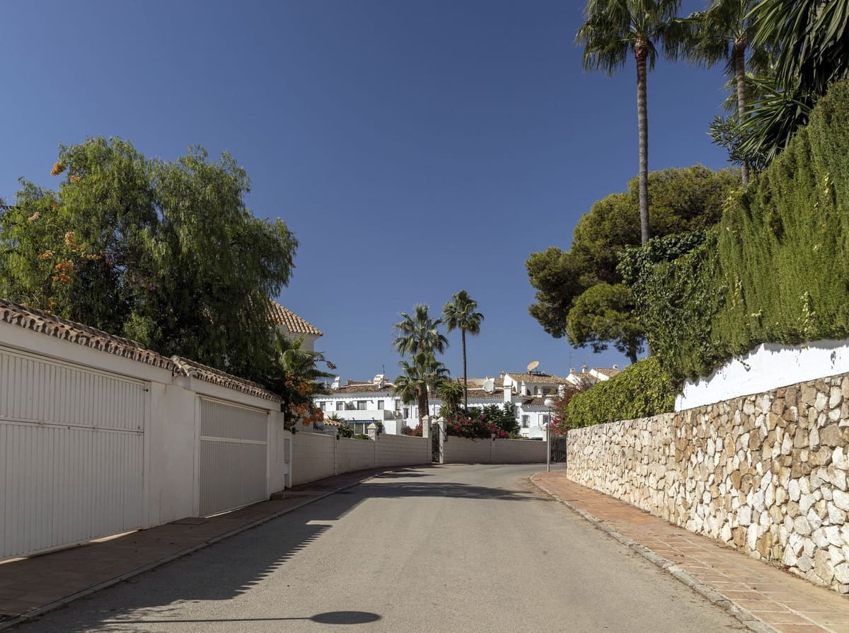 Chalet de 9 habitaciones en Riviera del Sol en venta con piscina garaje - 2.200.000 € (Ref: 9733285)