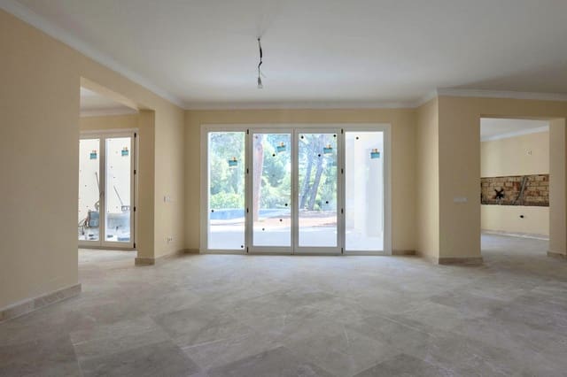 4 sovrum Villa till salu i Las Chapas, Marbella med pool garage - 1 980 000 € (Ref: 9733287)