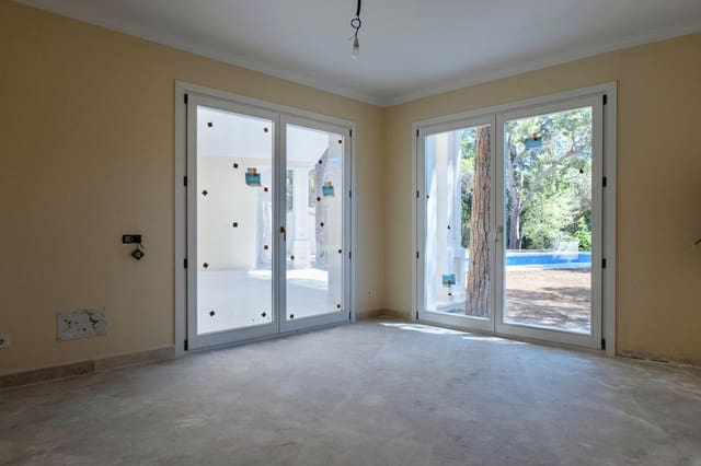 4 soveværelse Villa til salg i Las Chapas, Marbella med swimmingpool garage - € 1.980.000 (Ref: 9733287)