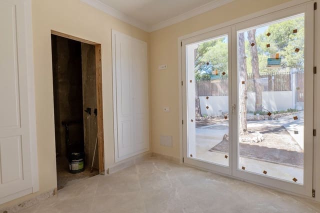 4 soveværelse Villa til salg i Las Chapas, Marbella med swimmingpool garage - € 1.980.000 (Ref: 9733287)