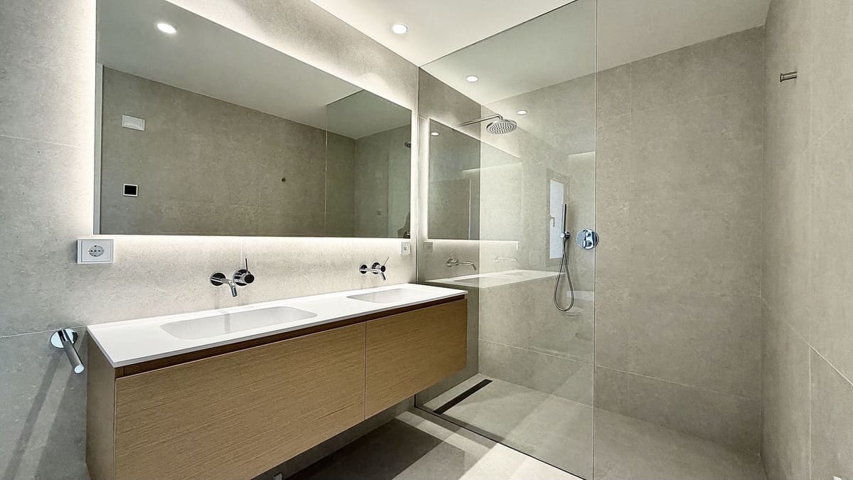 4 bedroom Apartment for sale in La Quinta with pool garage - € 1,870,000 (Ref: 9733288)