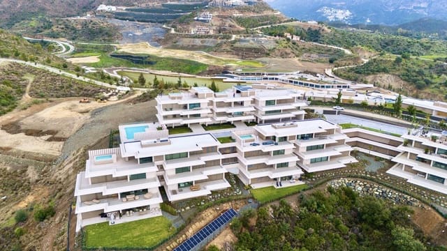 4 chambre Appartement à vendre à La Quinta, Benahavís avec piscine garage - 1 870 000 € (Ref: 9733288)