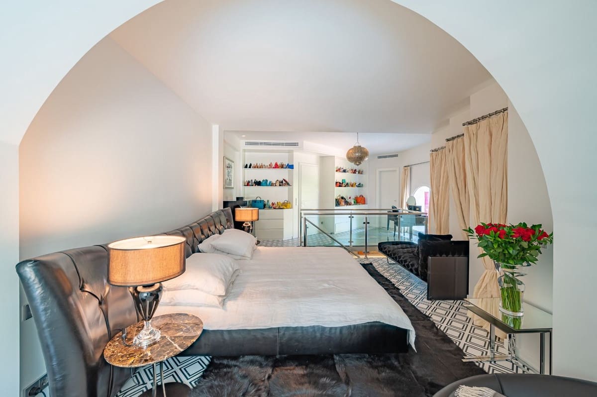 5 sypialnia Dom na sprzedaż w Marbella z basenem garażem - 1 800 000 € (Ref: 9733289)