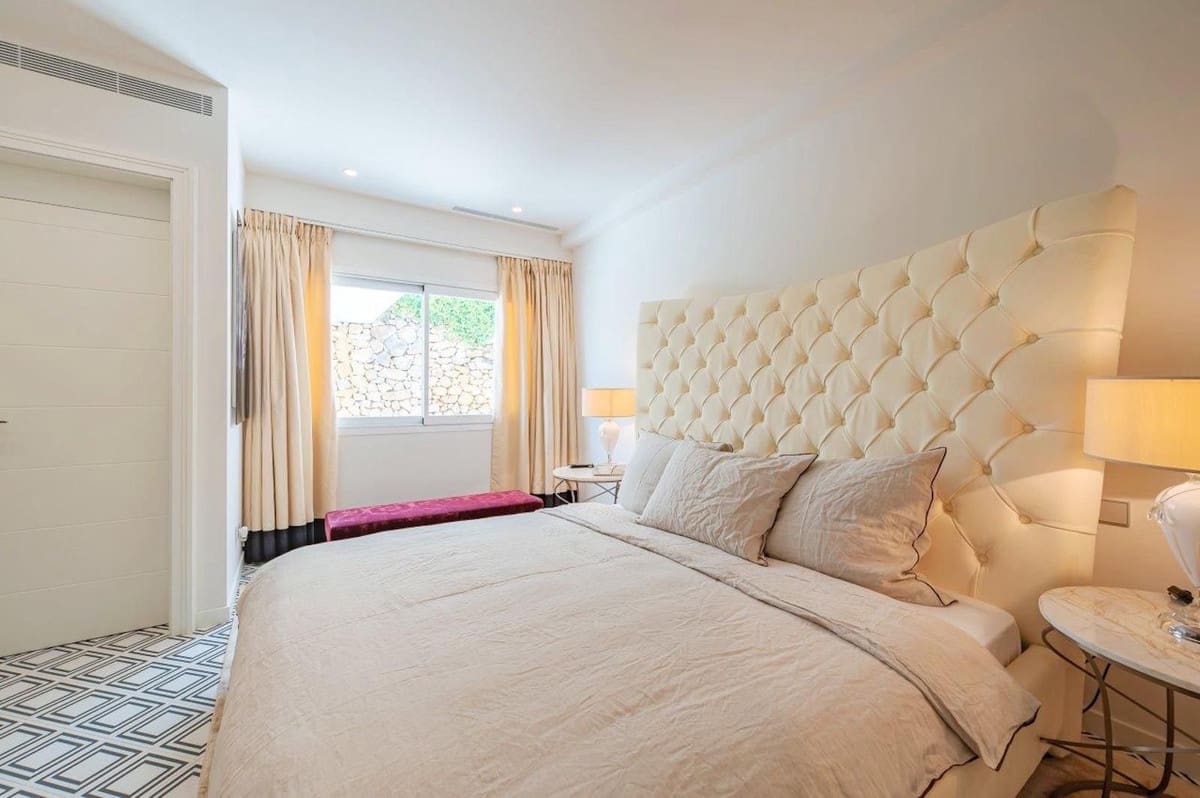 5 sypialnia Dom na sprzedaż w Marbella z basenem garażem - 1 800 000 € (Ref: 9733289)