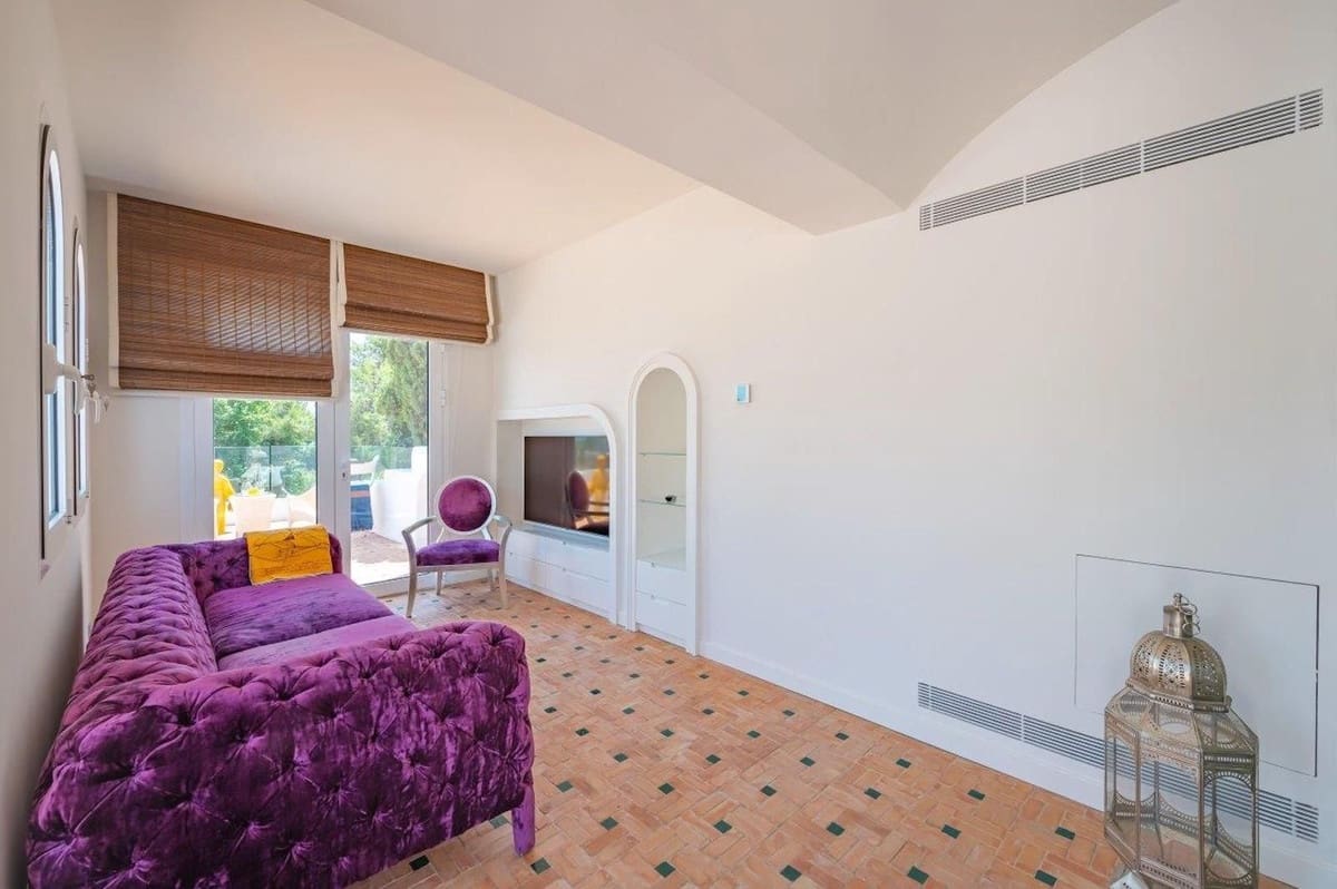 5 sypialnia Dom na sprzedaż w Marbella z basenem garażem - 1 800 000 € (Ref: 9733289)