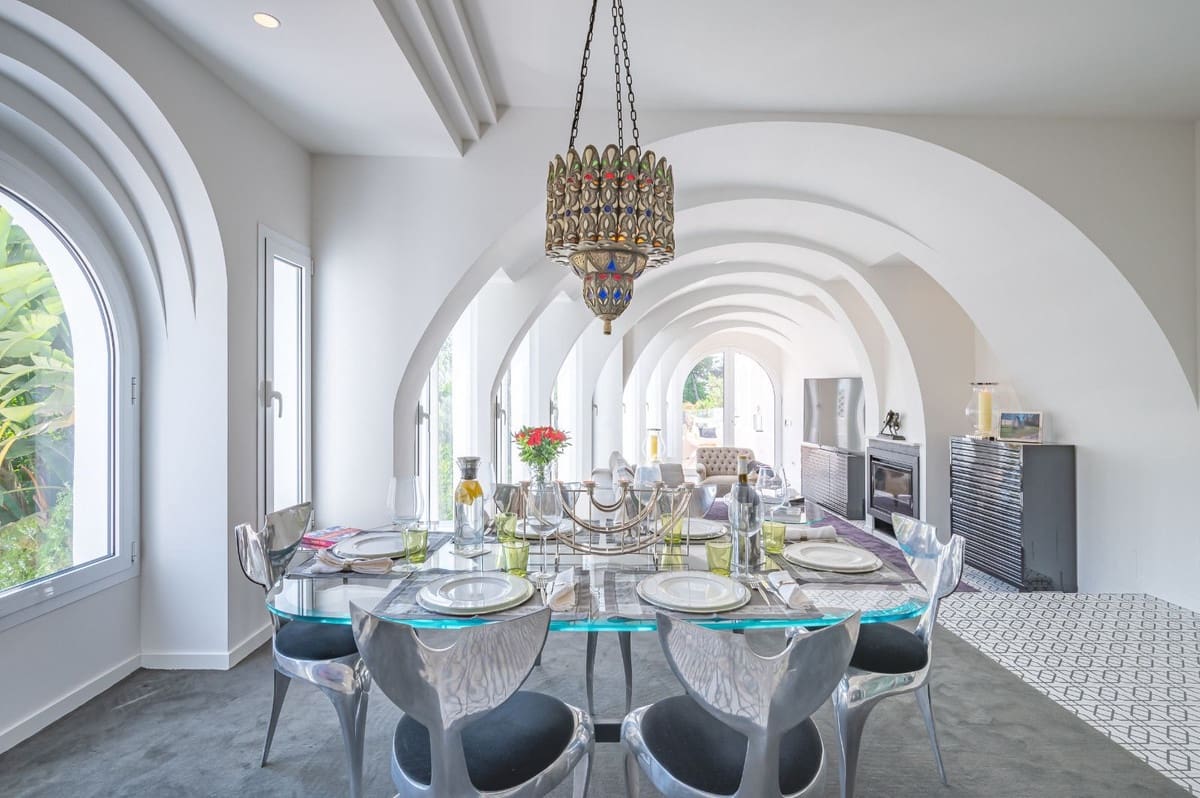 5 sypialnia Dom na sprzedaż w Marbella z basenem garażem - 1 800 000 € (Ref: 9733289)