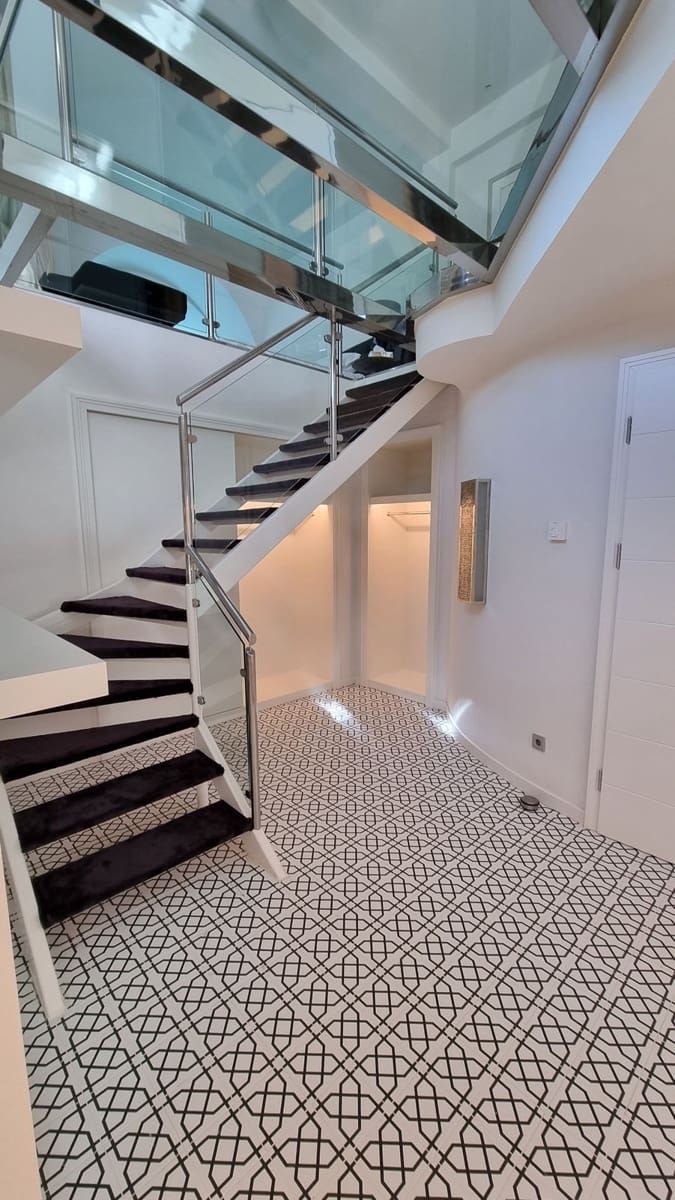 5 sypialnia Dom na sprzedaż w Marbella z basenem garażem - 1 800 000 € (Ref: 9733289)