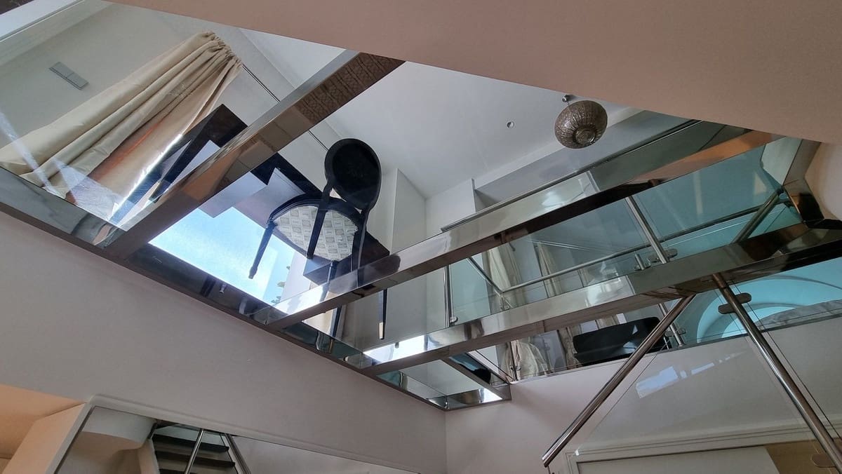 5 sypialnia Dom na sprzedaż w Marbella z basenem garażem - 1 800 000 € (Ref: 9733289)