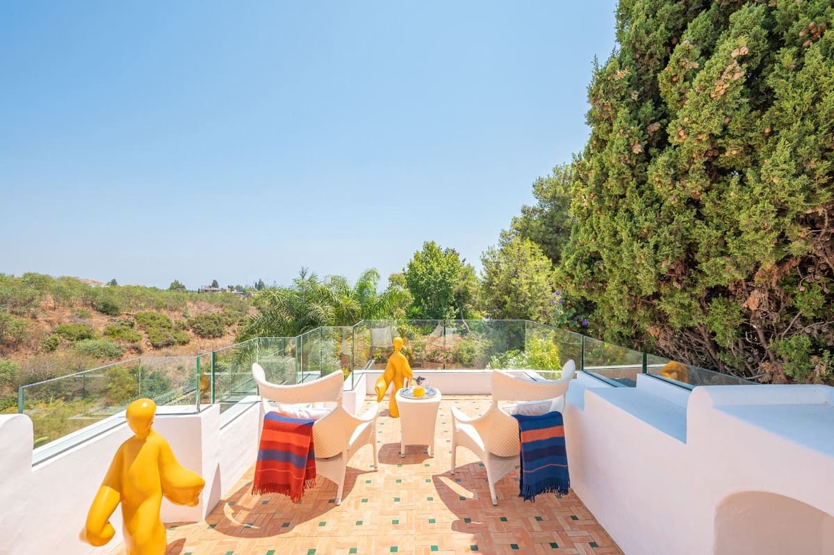 5 sypialnia Dom na sprzedaż w Marbella z basenem garażem - 1 800 000 € (Ref: 9733289)