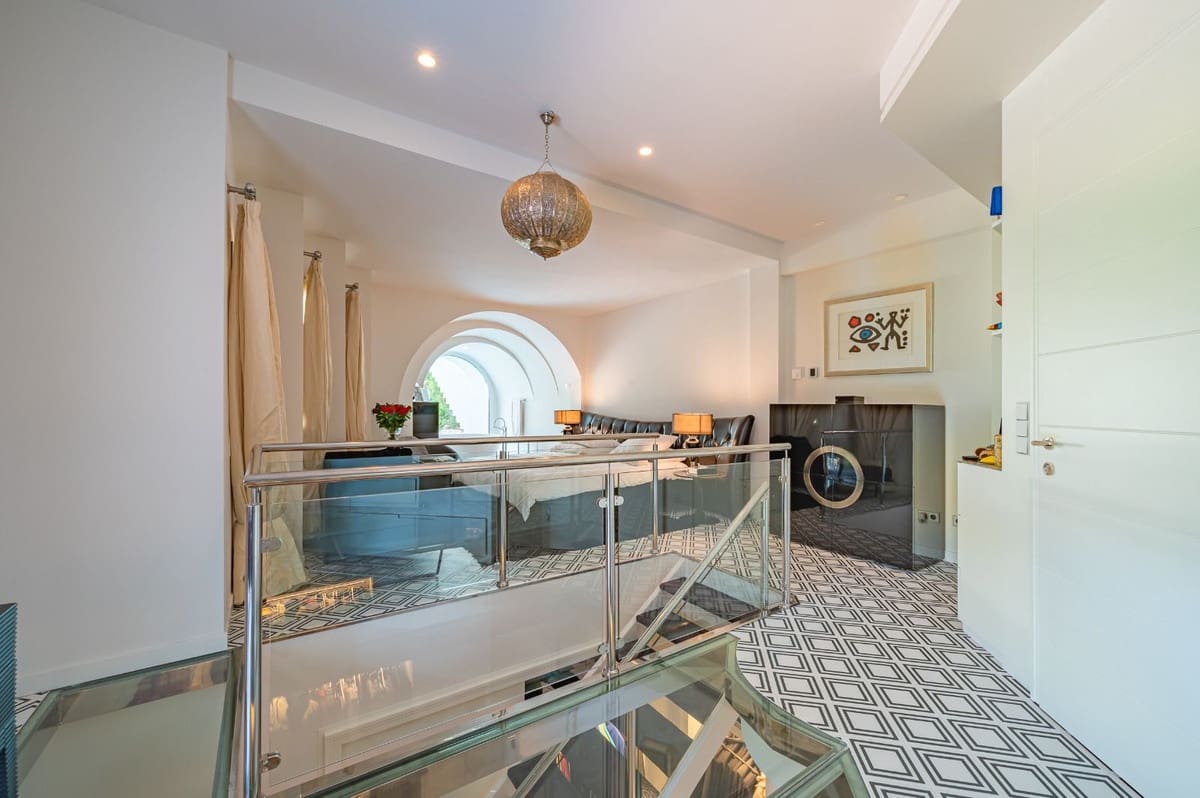 5 sypialnia Dom na sprzedaż w Marbella z basenem garażem - 1 800 000 € (Ref: 9733289)