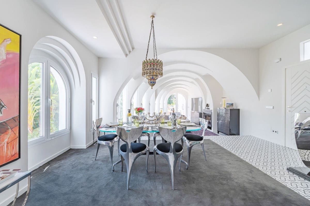 5 sypialnia Dom na sprzedaż w Marbella z basenem garażem - 1 800 000 € (Ref: 9733289)