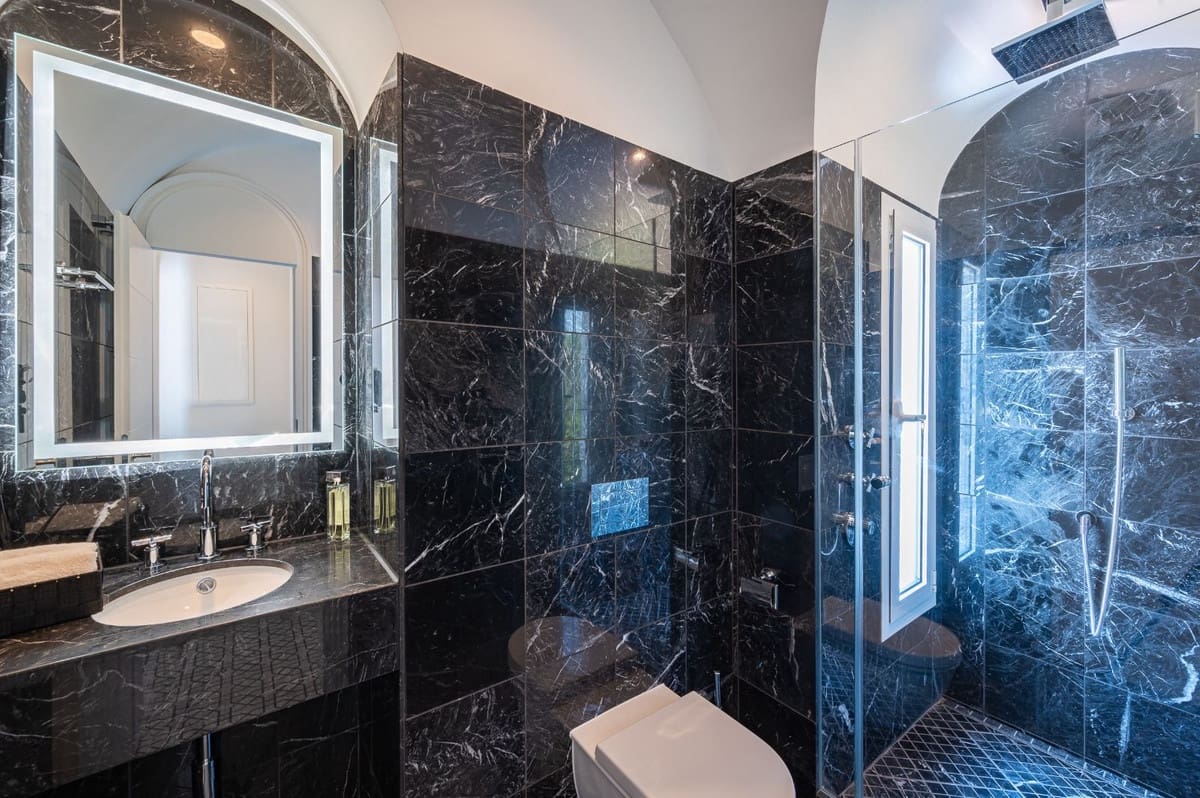 5 sypialnia Dom na sprzedaż w Marbella z basenem garażem - 1 800 000 € (Ref: 9733289)