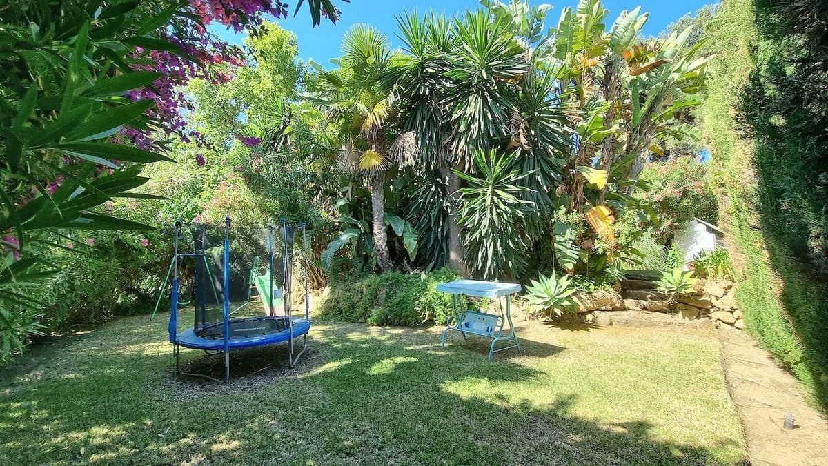 5 sypialnia Dom na sprzedaż w Marbella z basenem garażem - 1 800 000 € (Ref: 9733289)