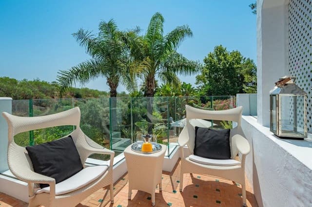 5 sypialnia Dom na sprzedaż w Marbella z basenem garażem - 1 800 000 € (Ref: 9733289)