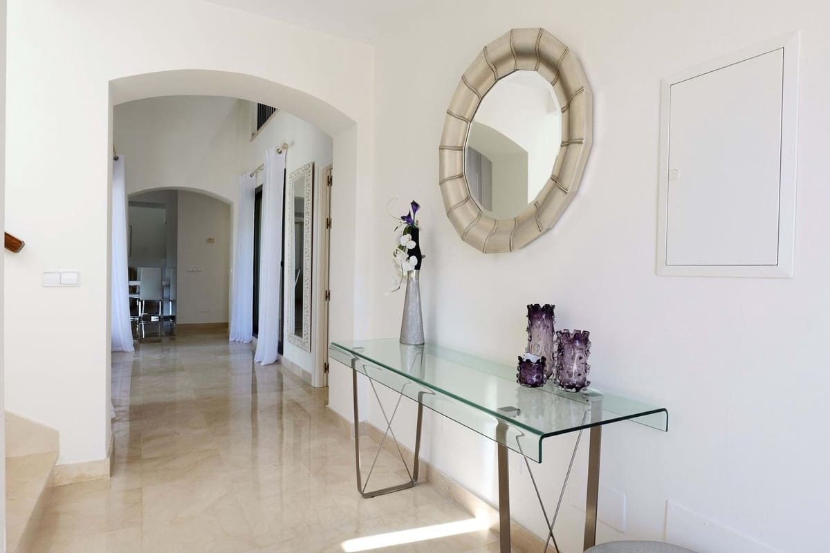 4 bedroom Villa for sale in Los Arqueros with pool garage - € 1,799,000 (Ref: 9733290)