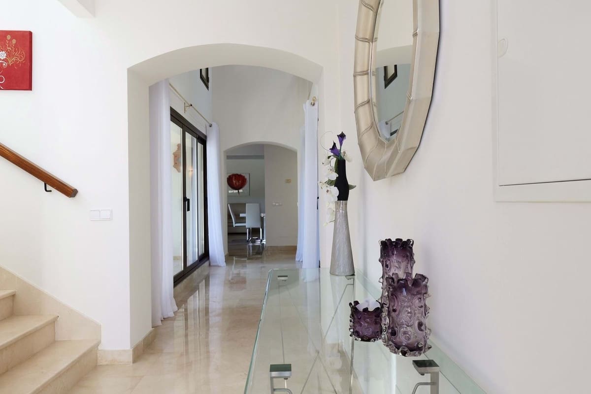 4 bedroom Villa for sale in Los Arqueros with pool garage - € 1,799,000 (Ref: 9733290)