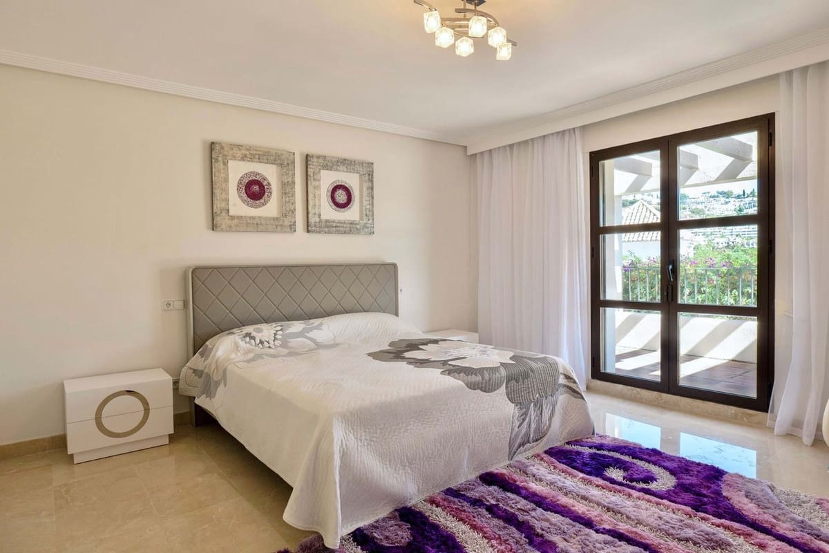 4 bedroom Villa for sale in Los Arqueros with pool garage - € 1,799,000 (Ref: 9733290)