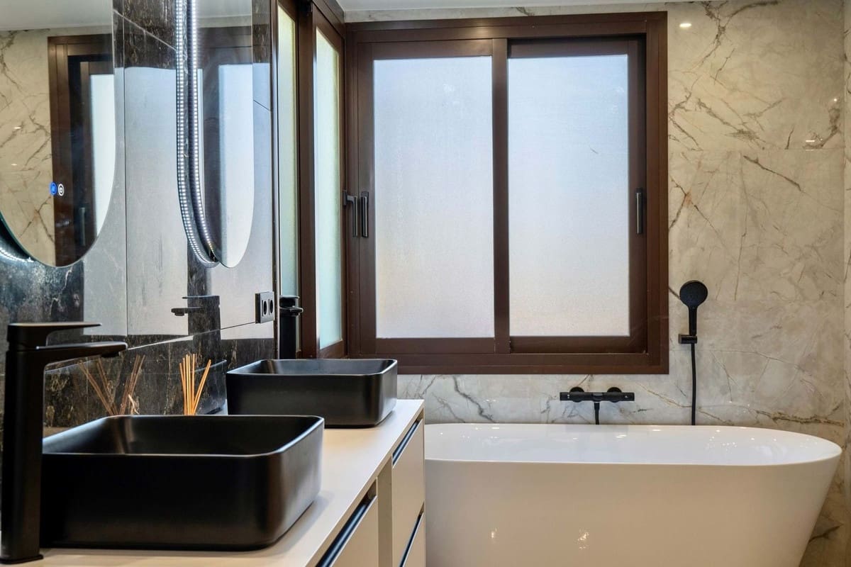 4 bedroom Villa for sale in Los Arqueros with pool garage - € 1,799,000 (Ref: 9733290)