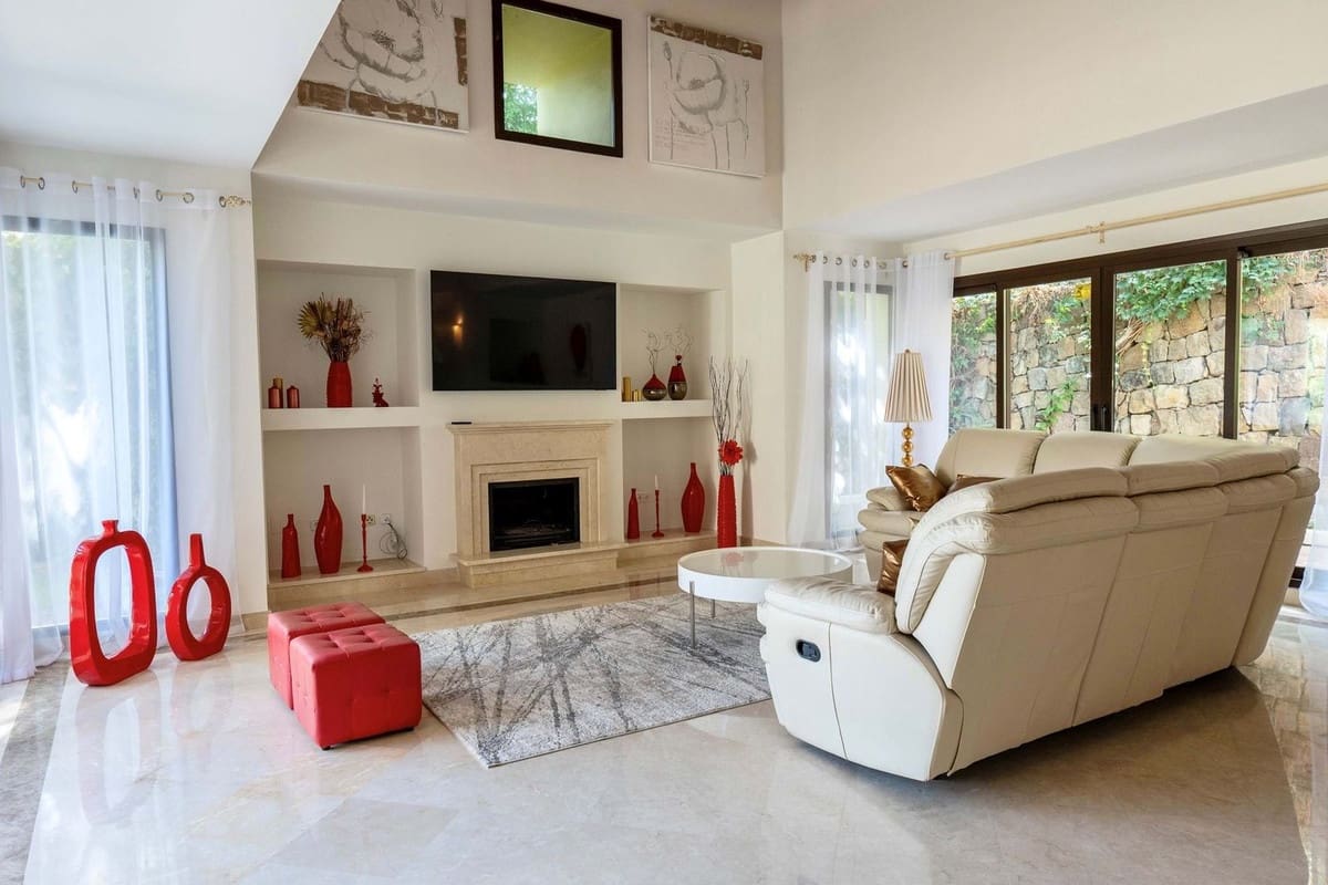 4 bedroom Villa for sale in Los Arqueros with pool garage - € 1,799,000 (Ref: 9733290)