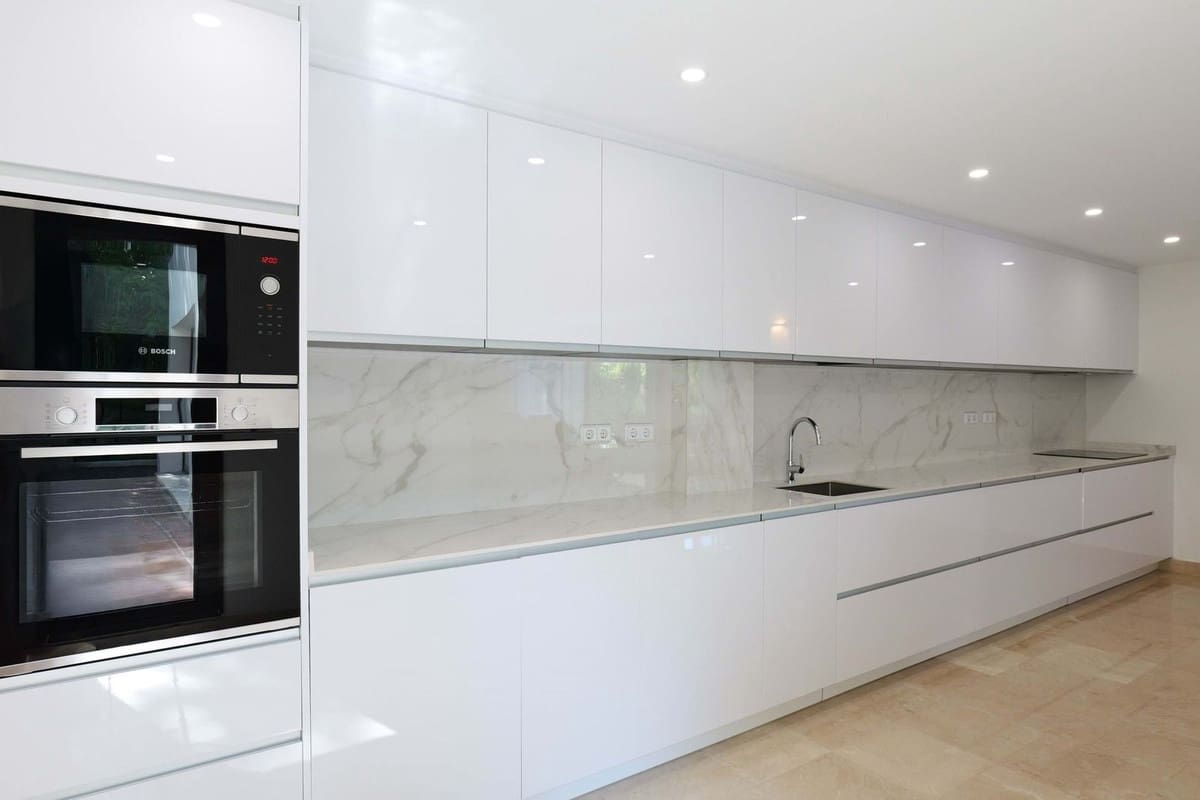 4 bedroom Villa for sale in Los Arqueros with pool garage - € 1,799,000 (Ref: 9733290)