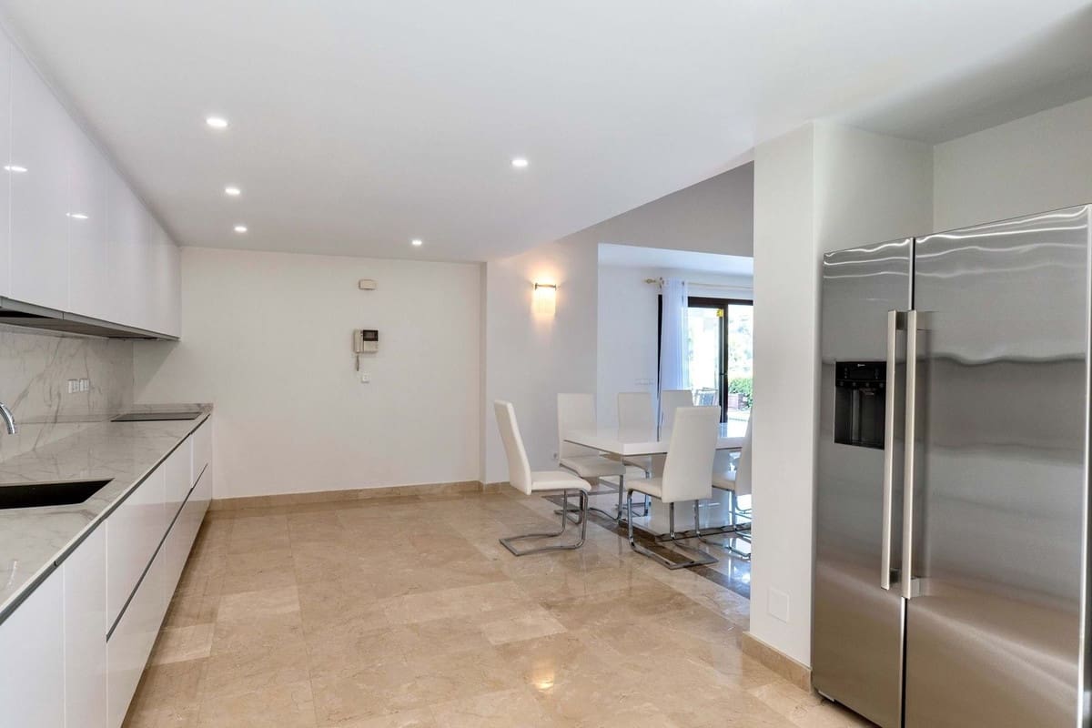 4 bedroom Villa for sale in Los Arqueros with pool garage - € 1,799,000 (Ref: 9733290)